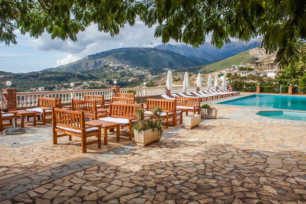 Apart-Hotel Llazari Himare Exterior photo