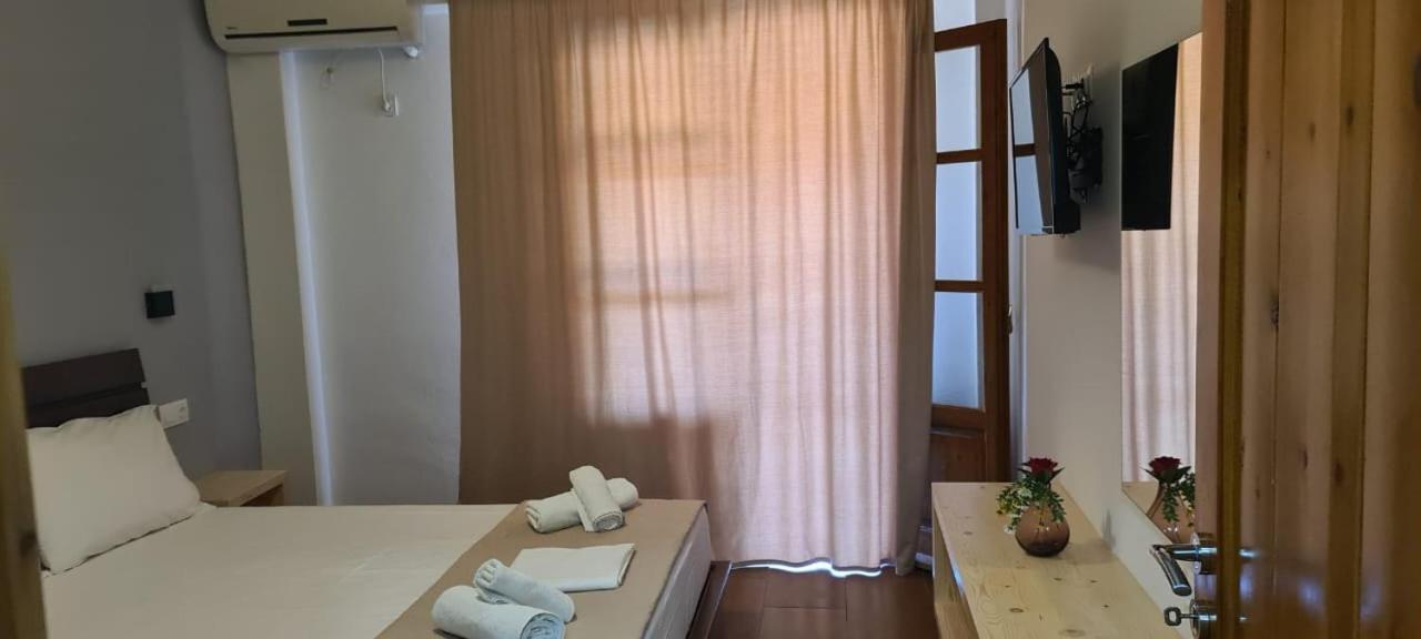 Apart-Hotel Llazari Himare Exterior photo