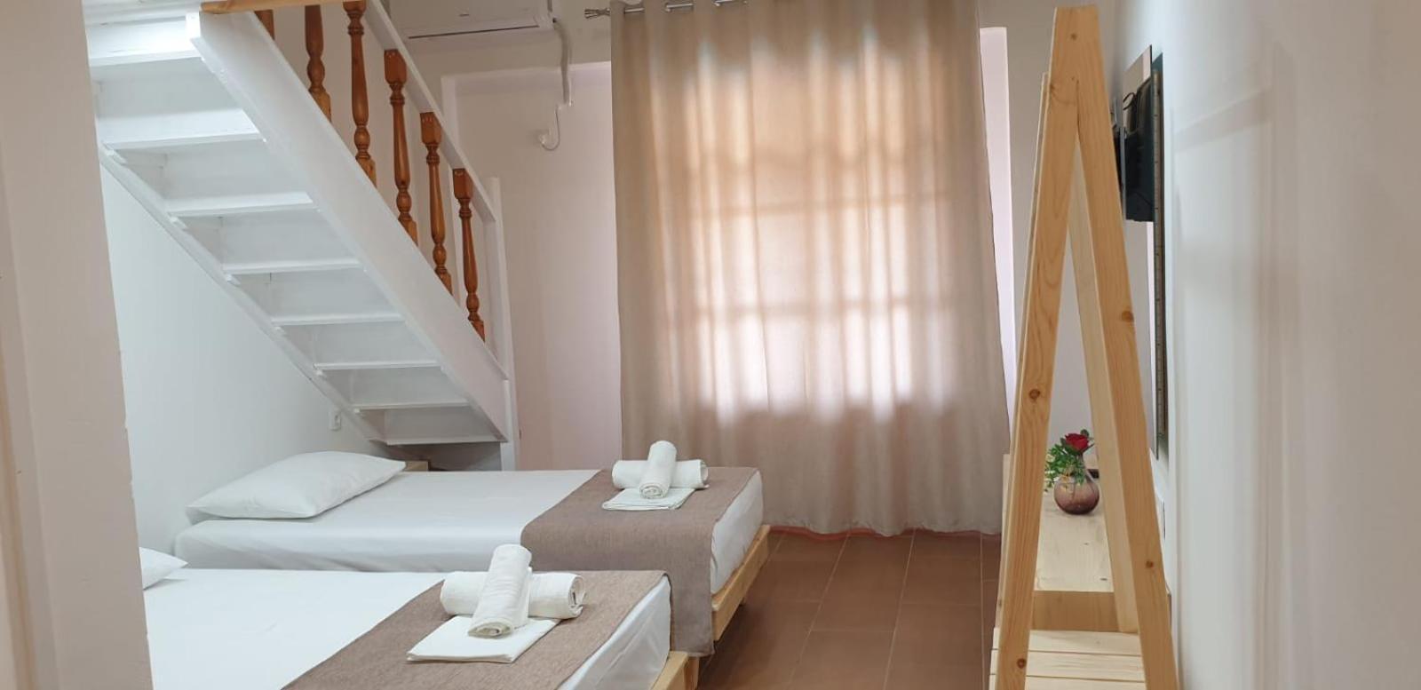 Apart-Hotel Llazari Himare Room photo