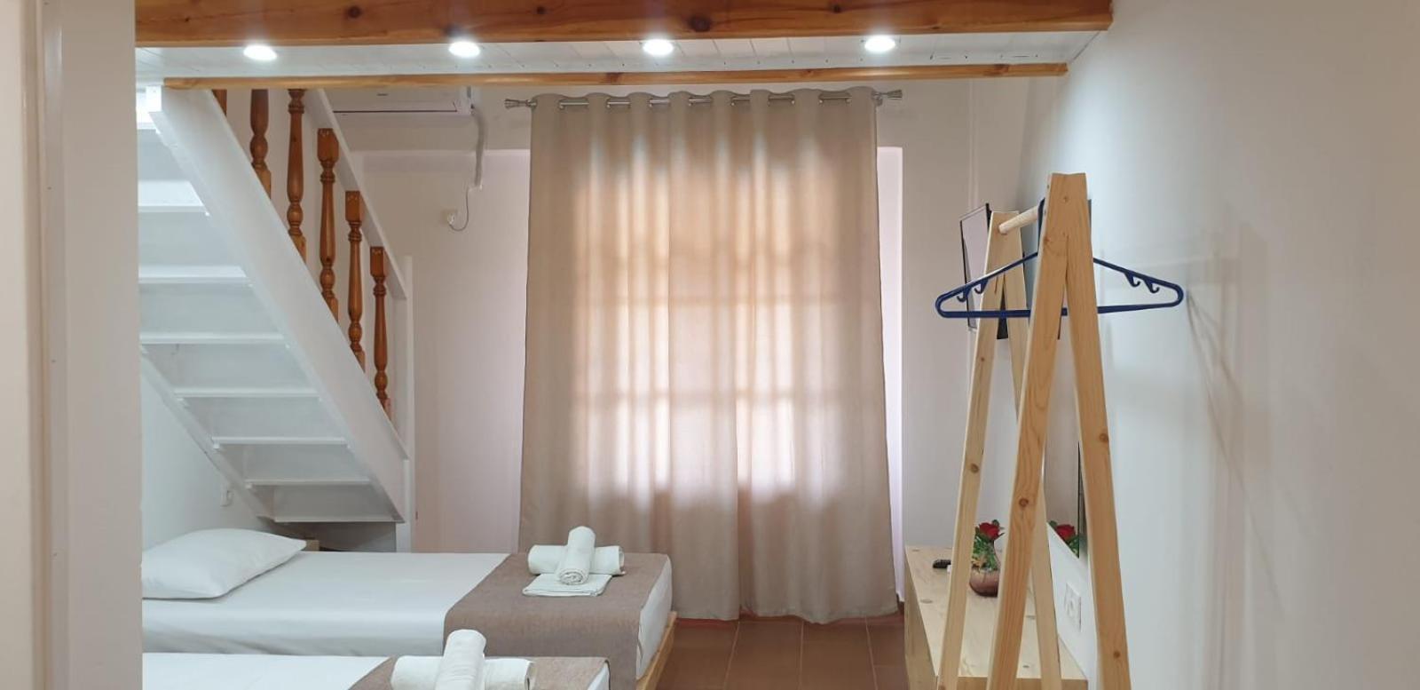 Apart-Hotel Llazari Himare Room photo